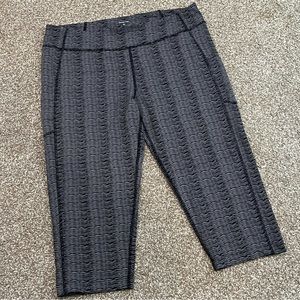 Garnet Hill size XL capri length leggings